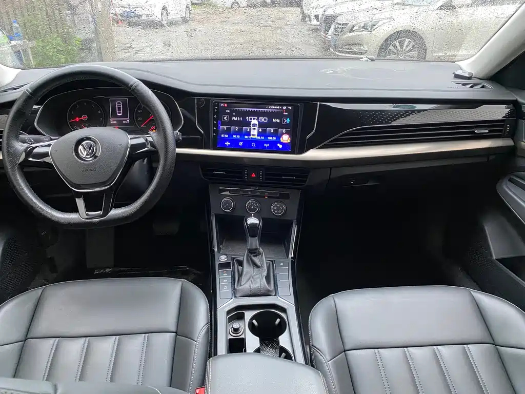 VOLKSWAGEN PASSAT 2019