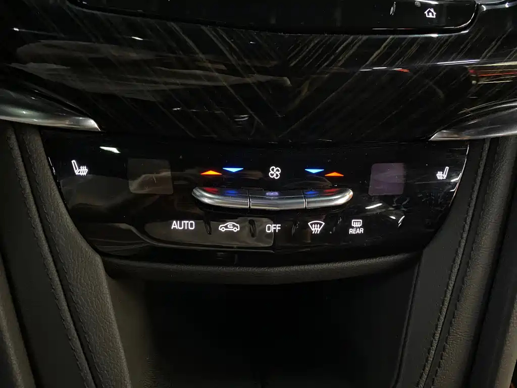 CADILLAC XT6 2022