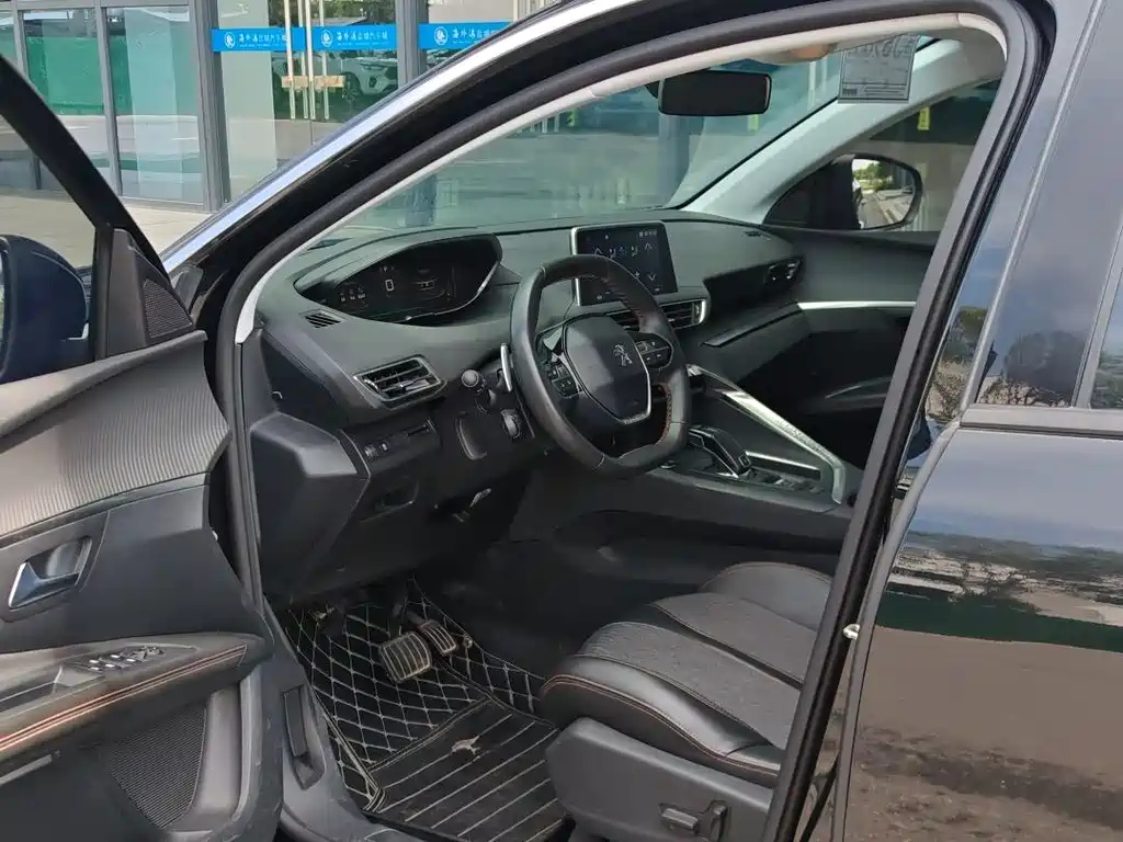 PEUGEOT 5008 2017