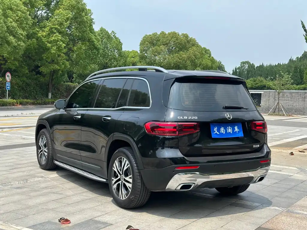 MERCEDES BENZ GLB 2024