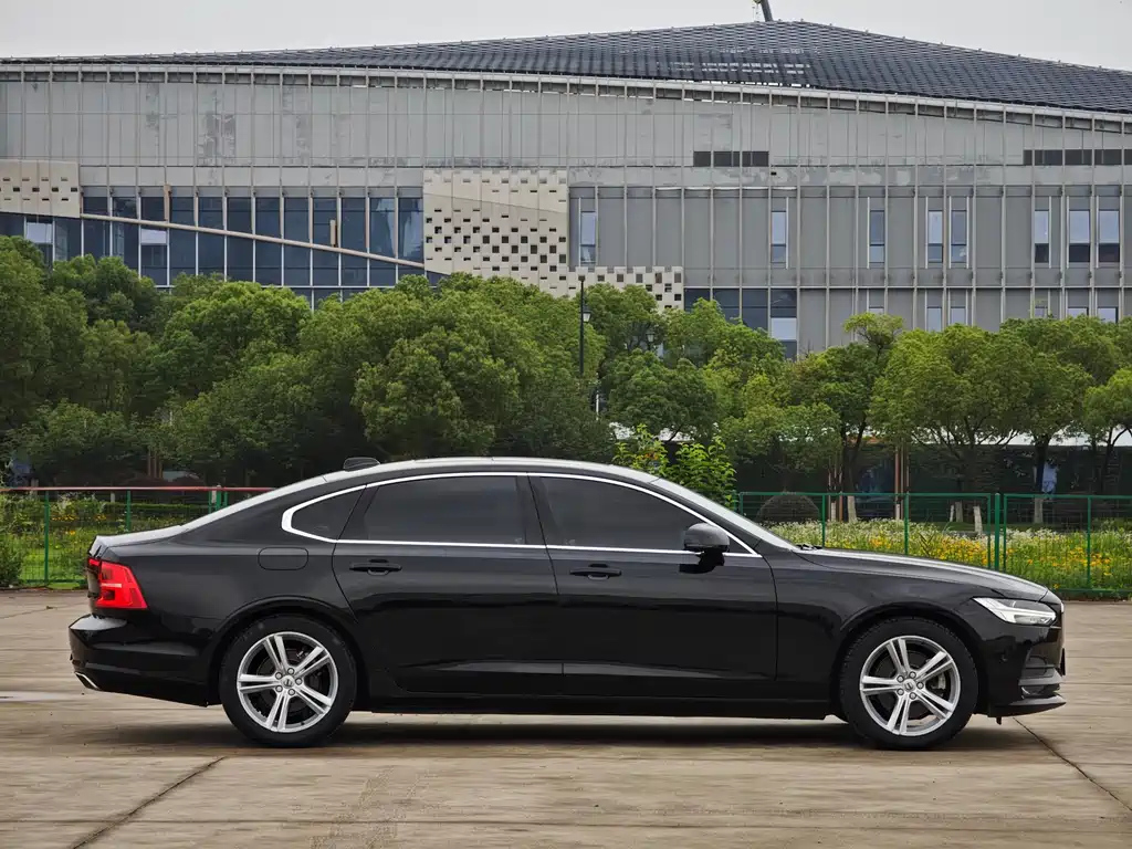 VOLVO S90 2018