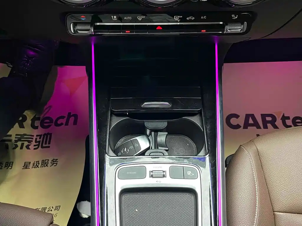 MERCEDES BENZ GLB 2024