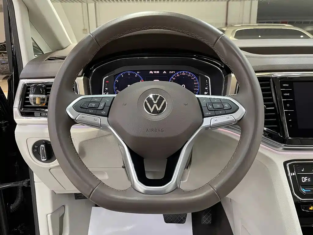 VOLKSWAGEN VILORAN 2022