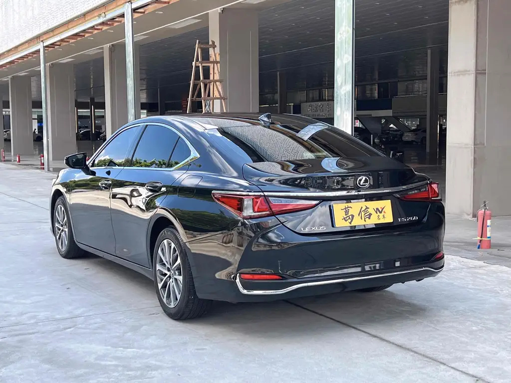 LEXUS ES 2022