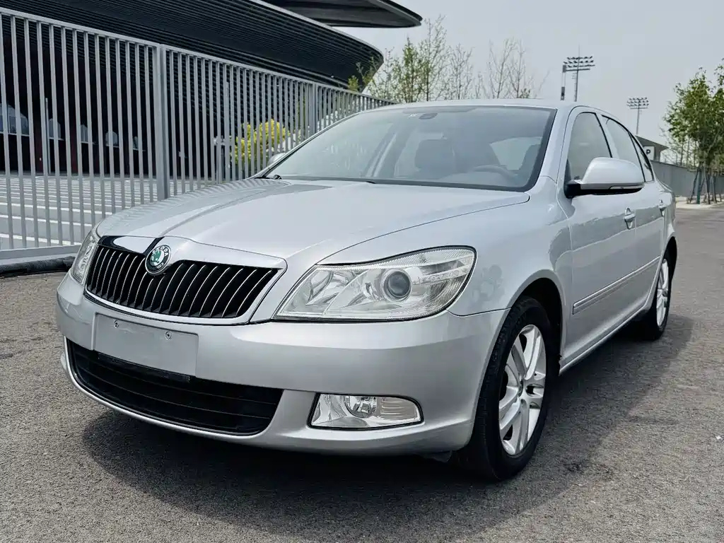 SKODA OCTAVIA 2013