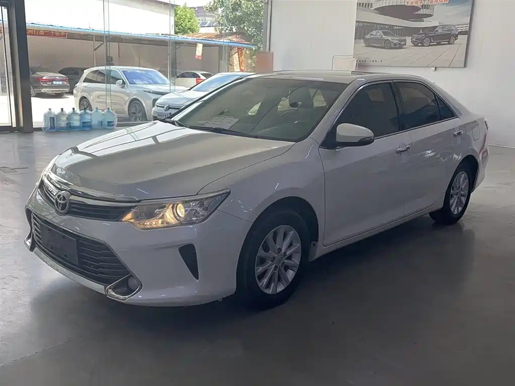 TOYOTA CAMRY 2015