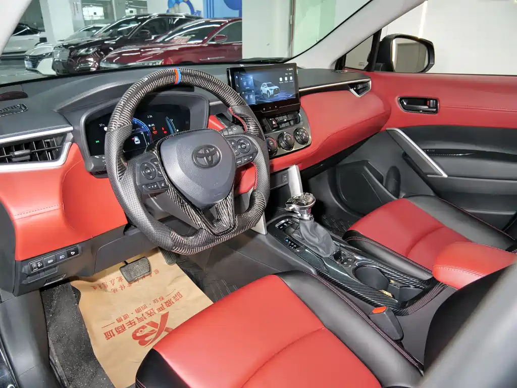 TOYOTA COROLLA CROSS 2024