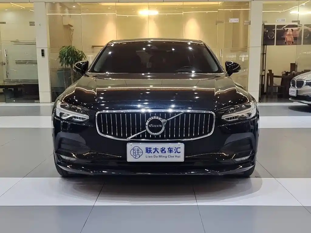 VOLVO S90 2017