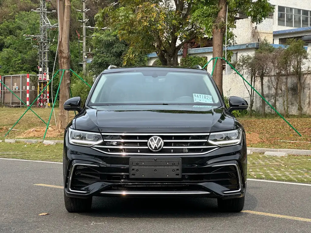 VOLKSWAGEN TIGUAN L 2024