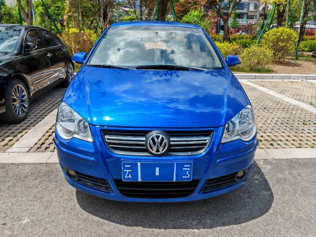 VOLKSWAGEN POLO 2011