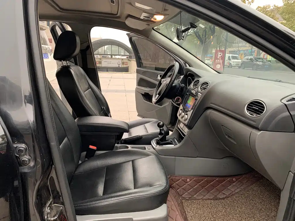 FORD FOCUS 2012