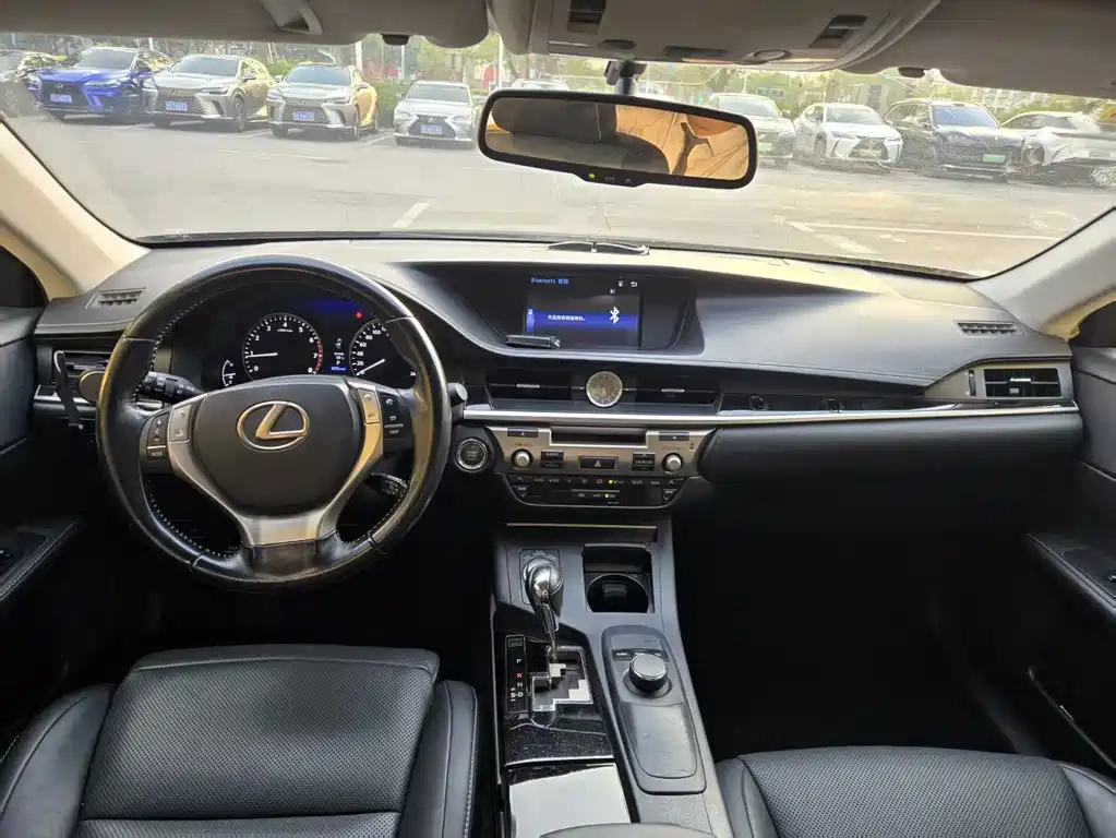 LEXUS ES 2013