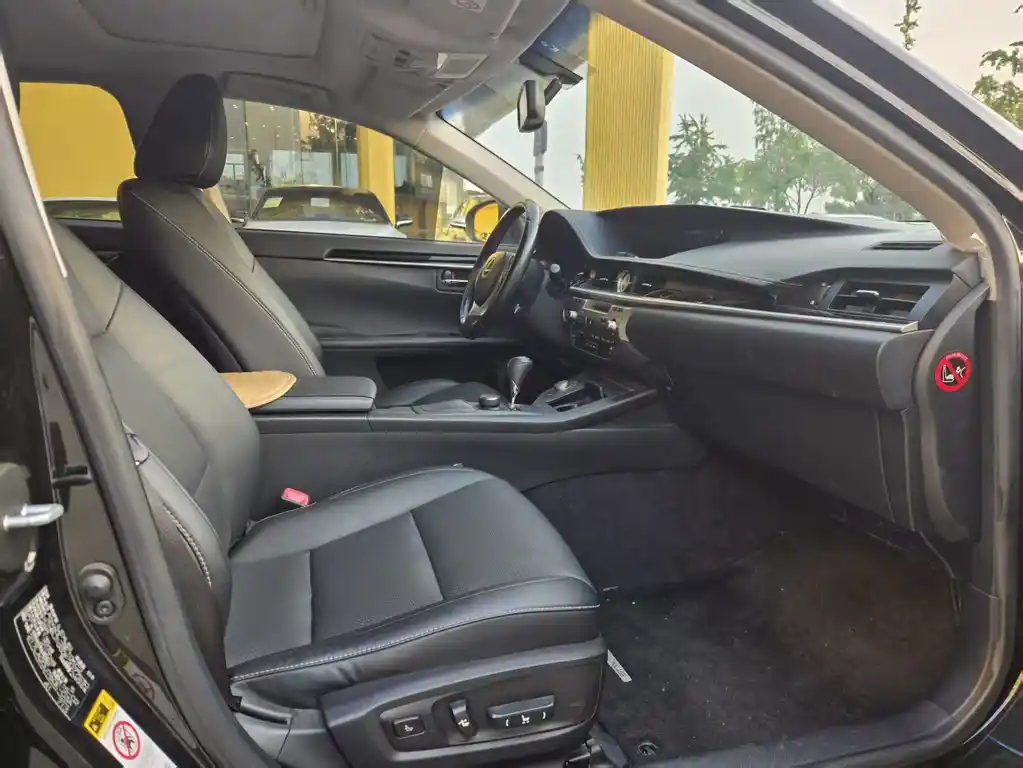 LEXUS ES 2013