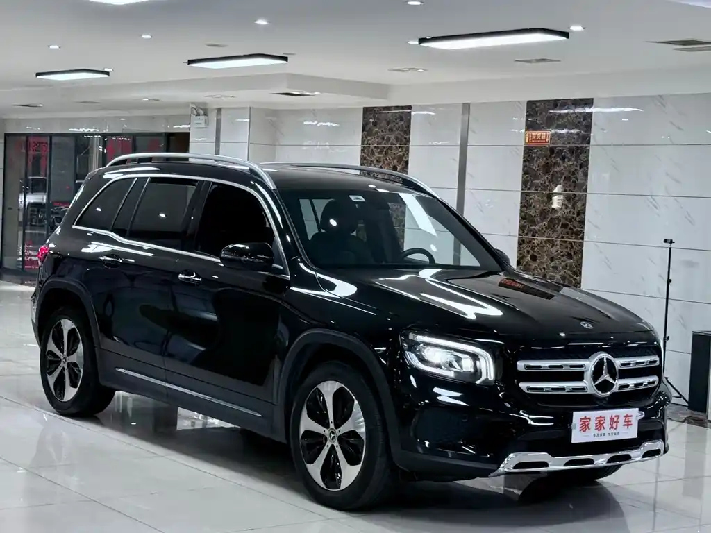 MERCEDES BENZ GLB 2023