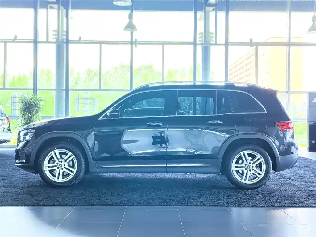 MERCEDES BENZ GLB 2022