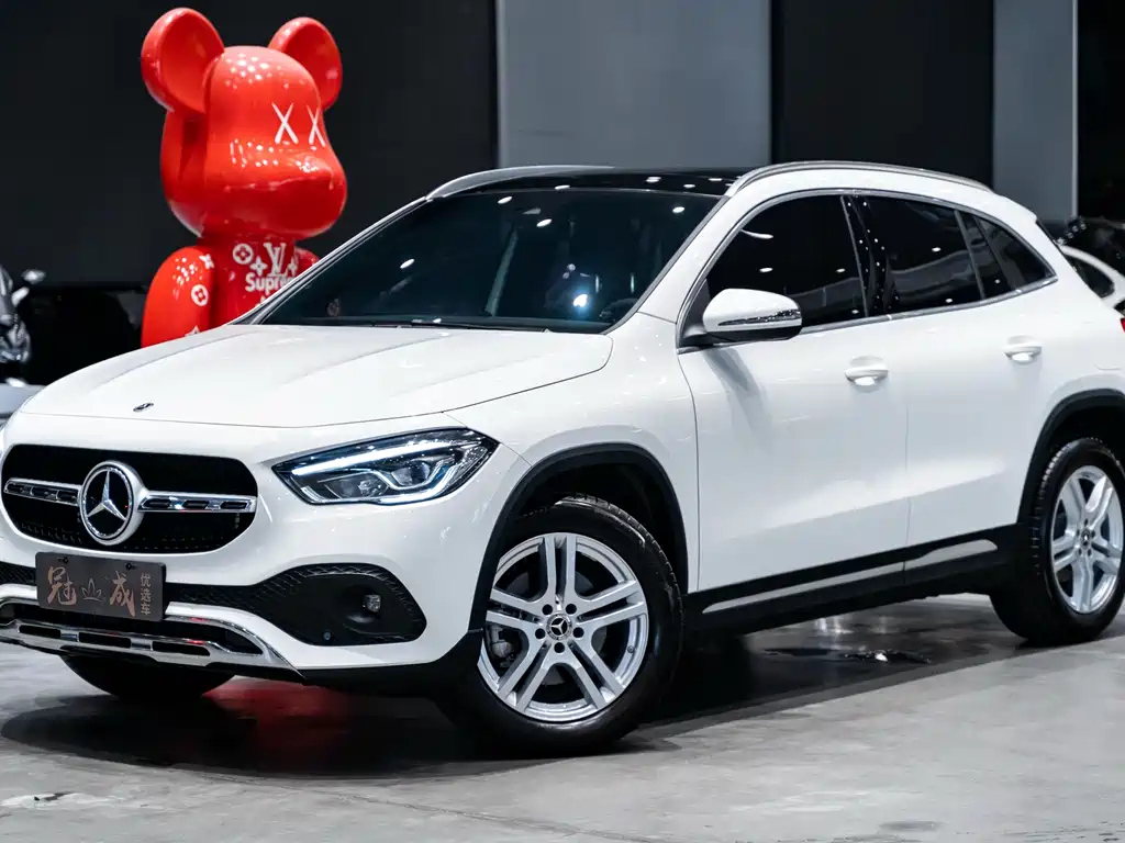 MERCEDES BENZ GLA 2023