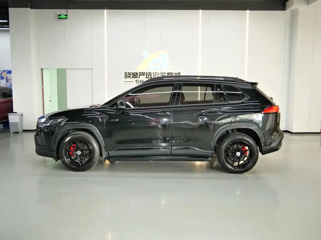 TOYOTA COROLLA CROSS 2024