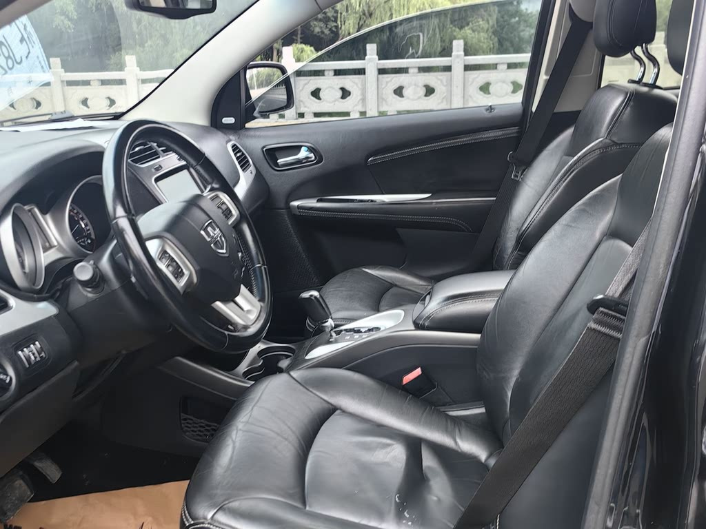 DODGE JCUV 2013