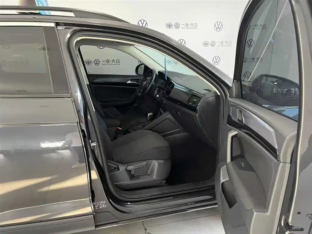 VOLKSWAGEN TAYRON 2021