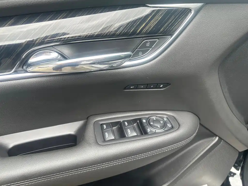 CADILLAC XT6 2021