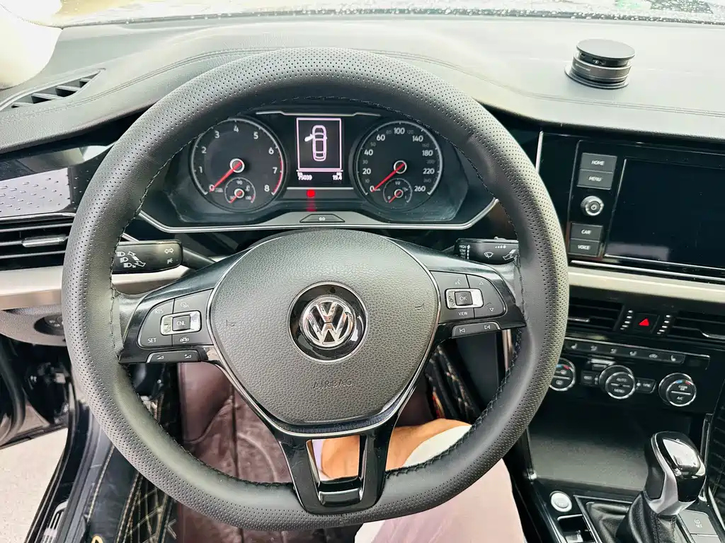VOLKSWAGEN PASSAT 2019