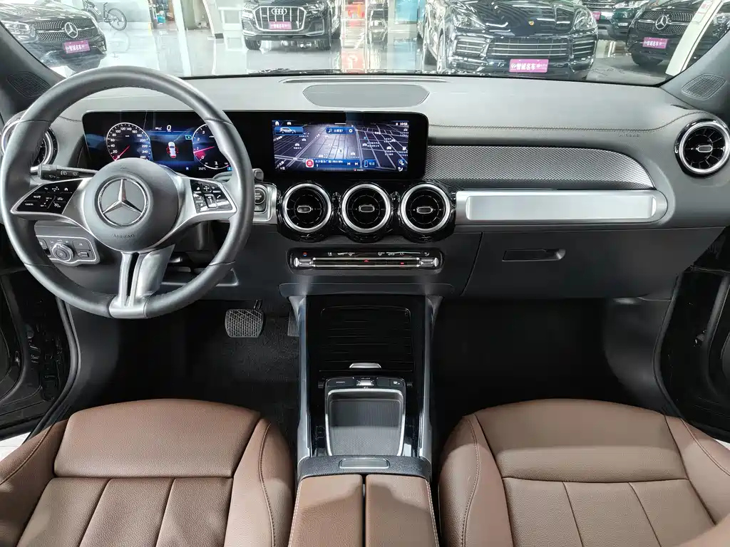 MERCEDES BENZ GLB 2024