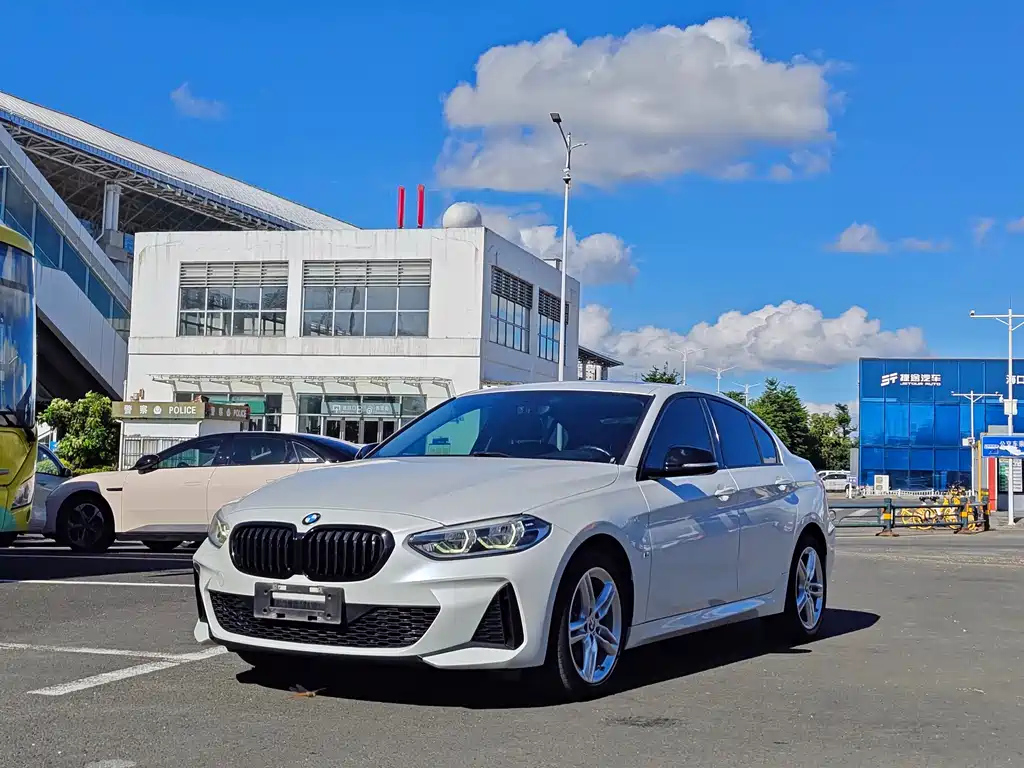 BMW 1-SERIES 2021