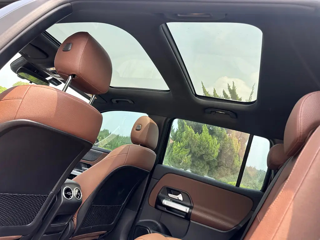 MERCEDES BENZ GLB 2024