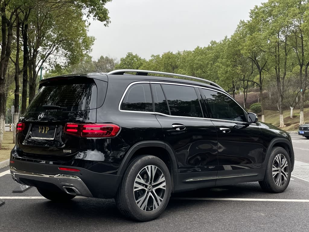 MERCEDES BENZ GLB 2024