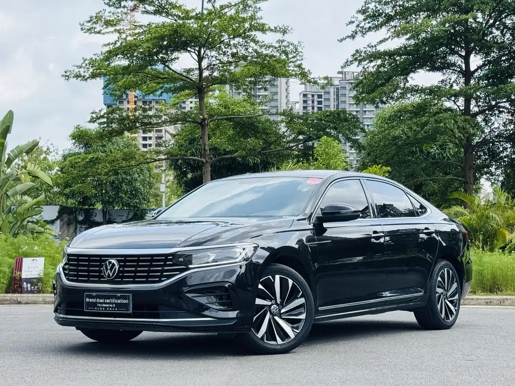 VOLKSWAGEN PASSAT 2022