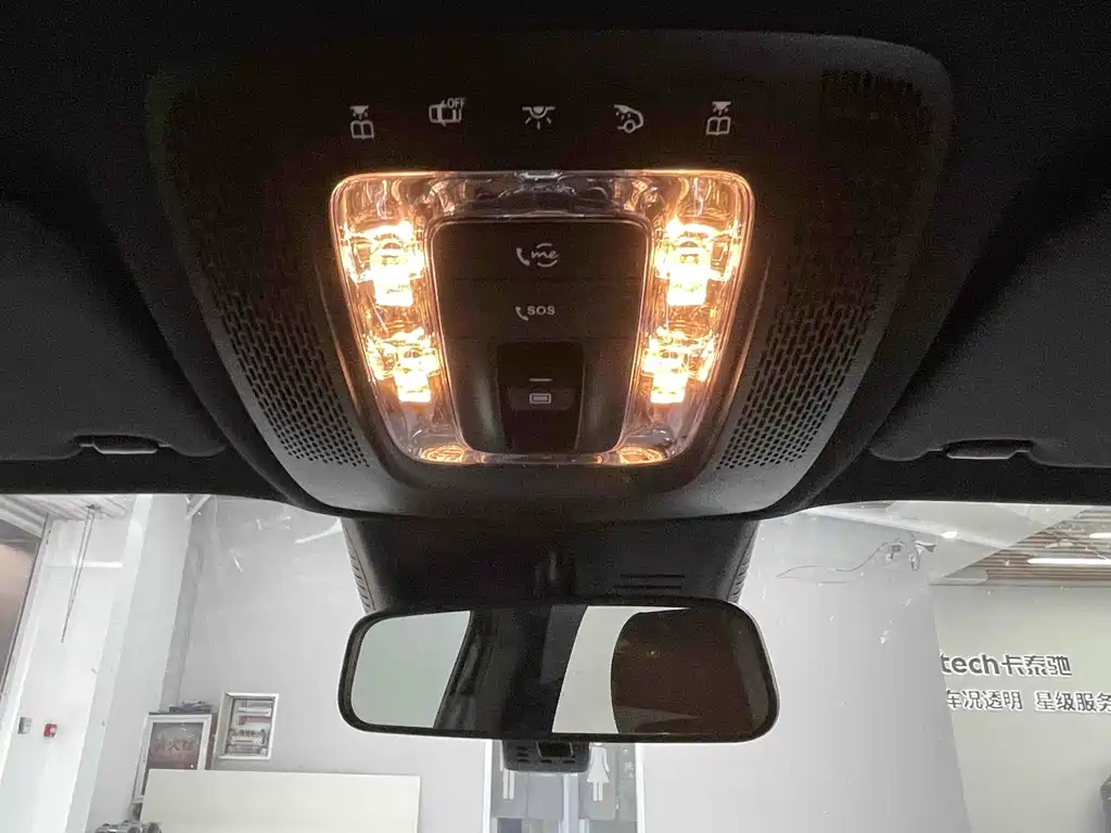 MERCEDES BENZ GLB 2024