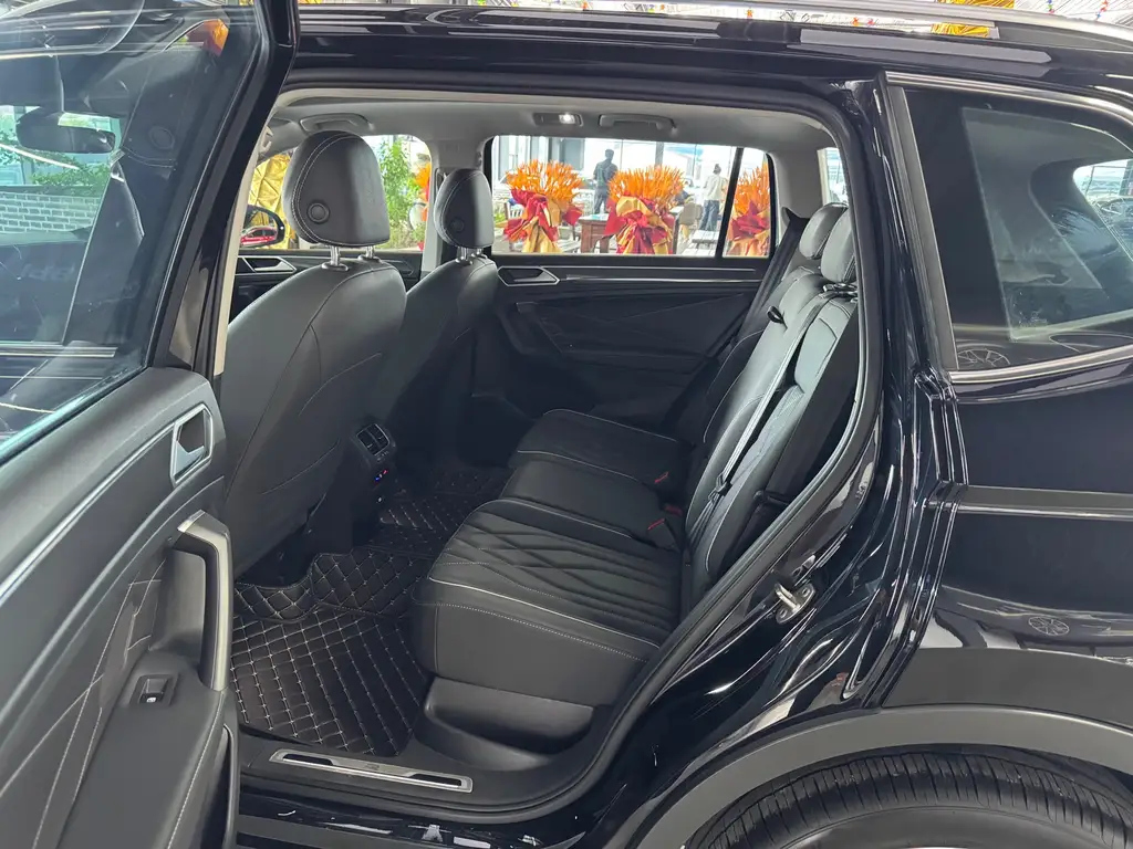 VOLKSWAGEN TIGUAN L 2022