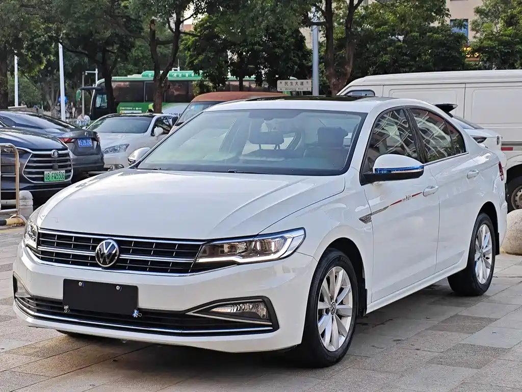 VOLKSWAGEN BORA 2021