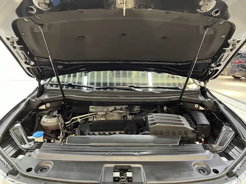 VOLKSWAGEN VILORAN 2022