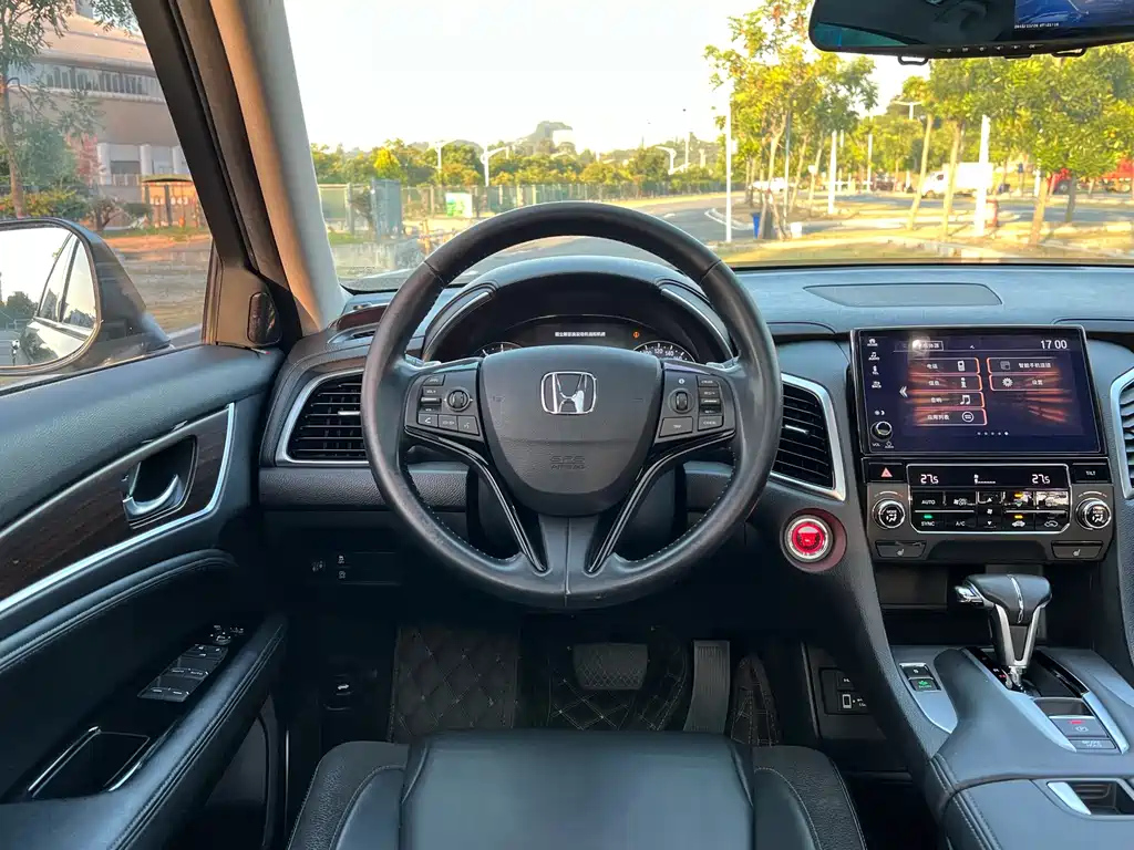 HONDA AVANCIER 2019