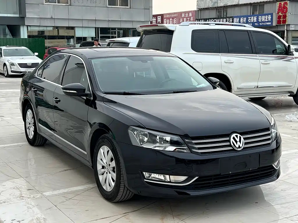 VOLKSWAGEN PASSAT 2013