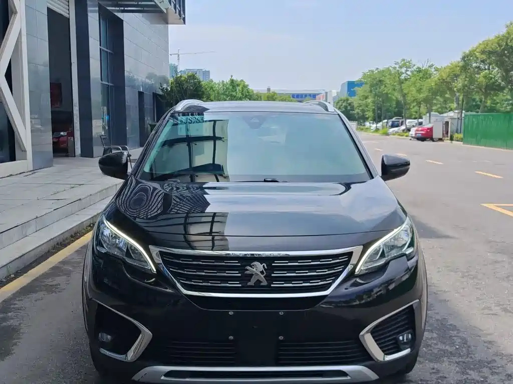 PEUGEOT 5008 2017