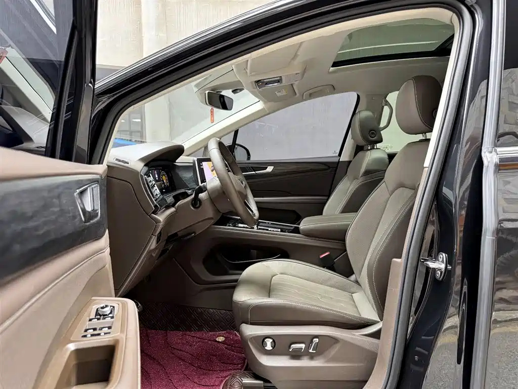 VOLKSWAGEN VILORAN 2022