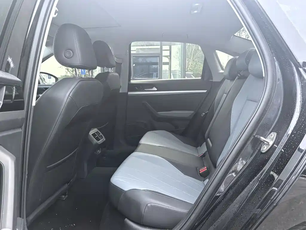 VOLKSWAGEN LAVIDA 2024