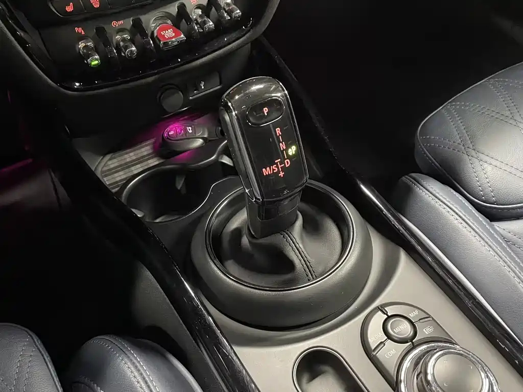 MINI CLUBMAN 2022