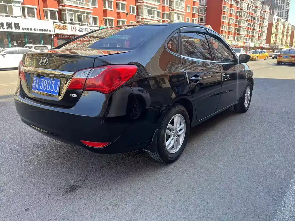HYUNDAI CELESTA 2015