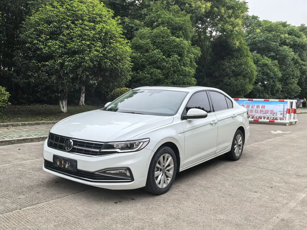 VOLKSWAGEN BORA 2021