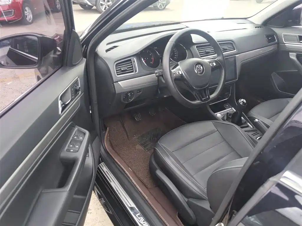 VOLKSWAGEN LAVIDA 2017