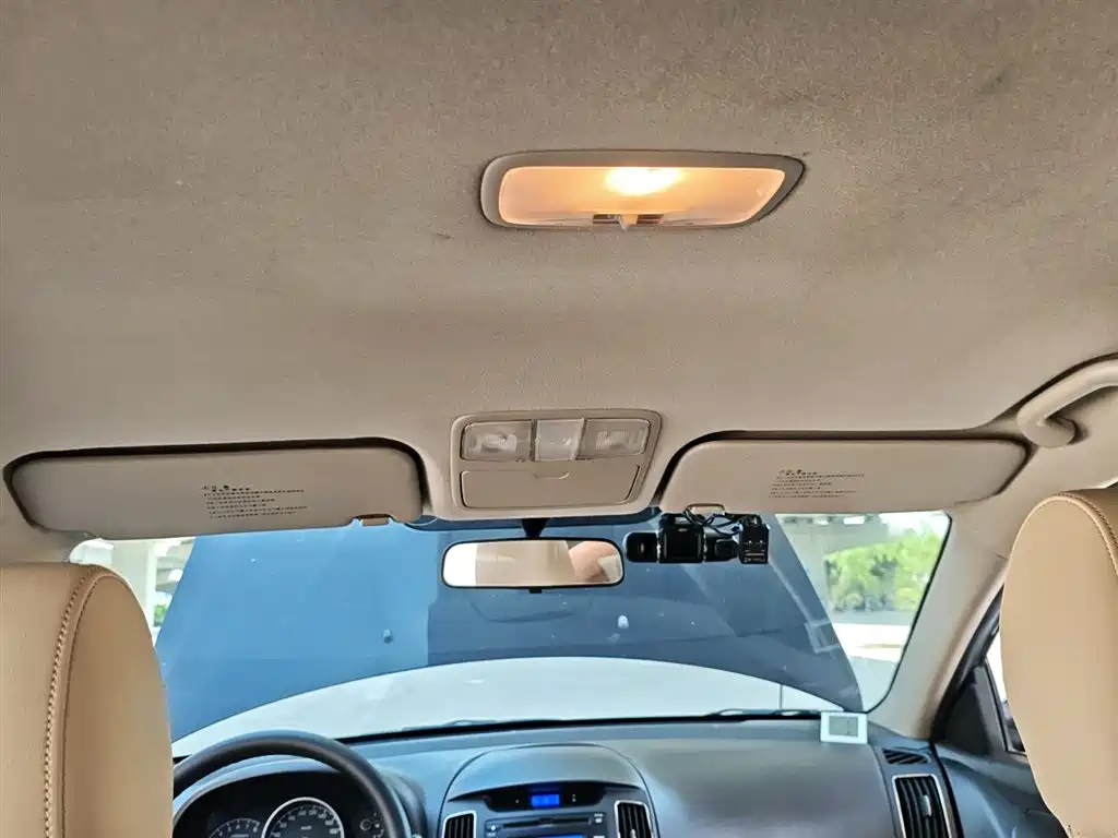HYUNDAI CELESTA 2011