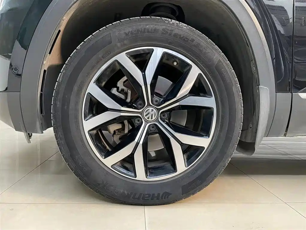 VOLKSWAGEN TOURAN 2021
