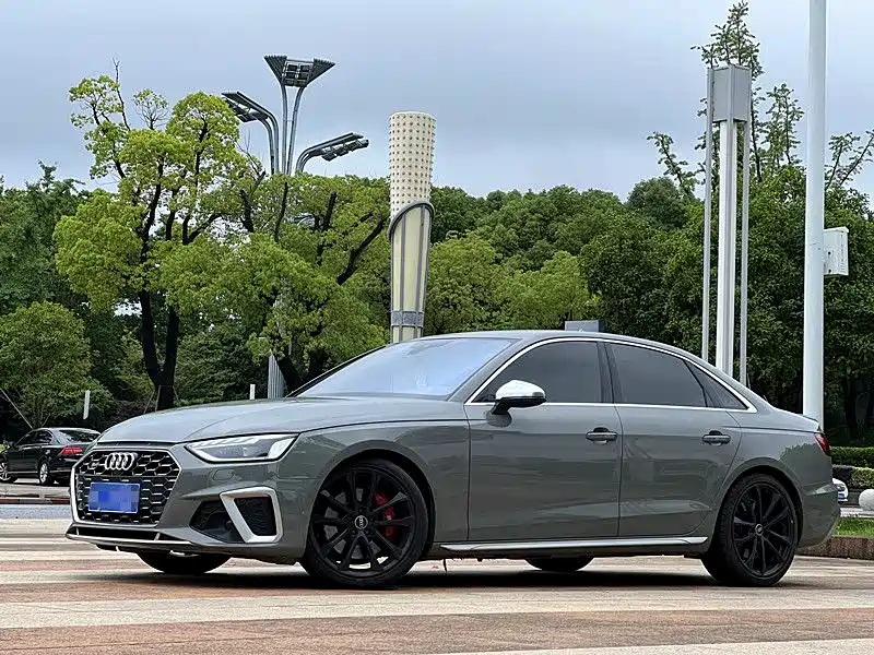 AUDI S4 2020