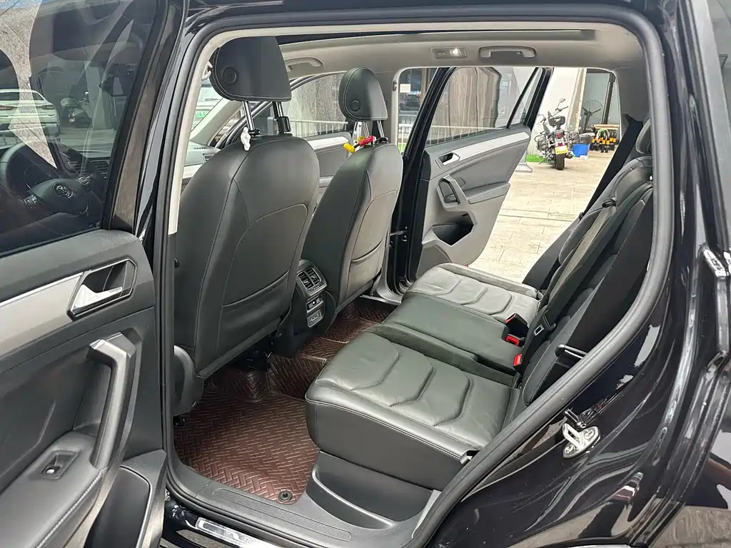 VOLKSWAGEN TIGUAN L 2020