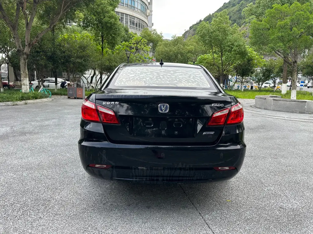CHANGAN EADO 2015
