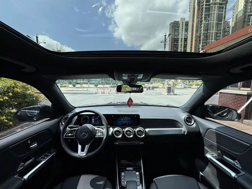 MERCEDES BENZ GLB 2021