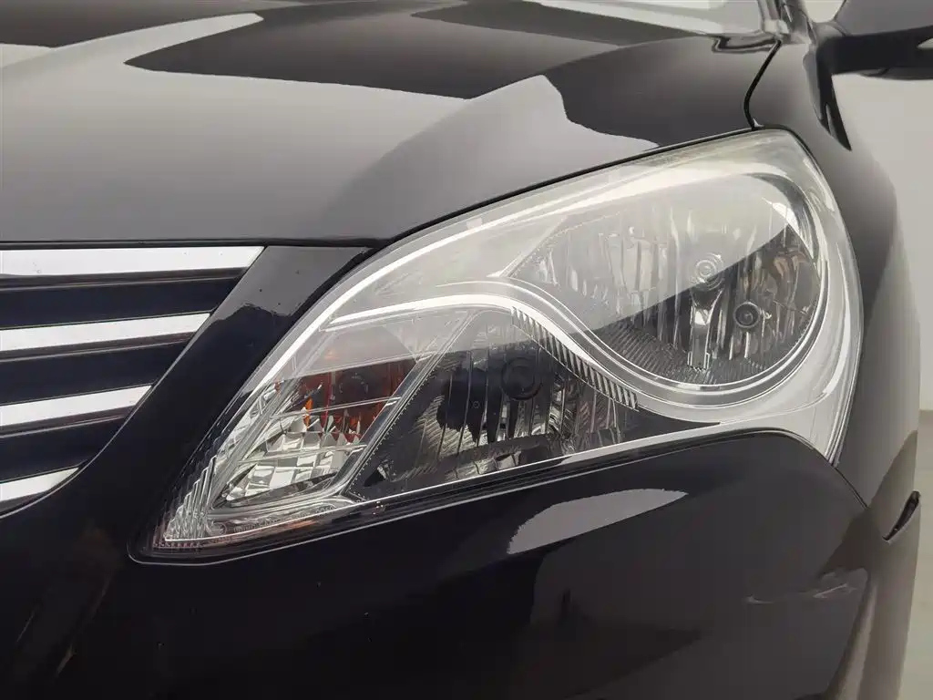 HYUNDAI CELESTA 2011